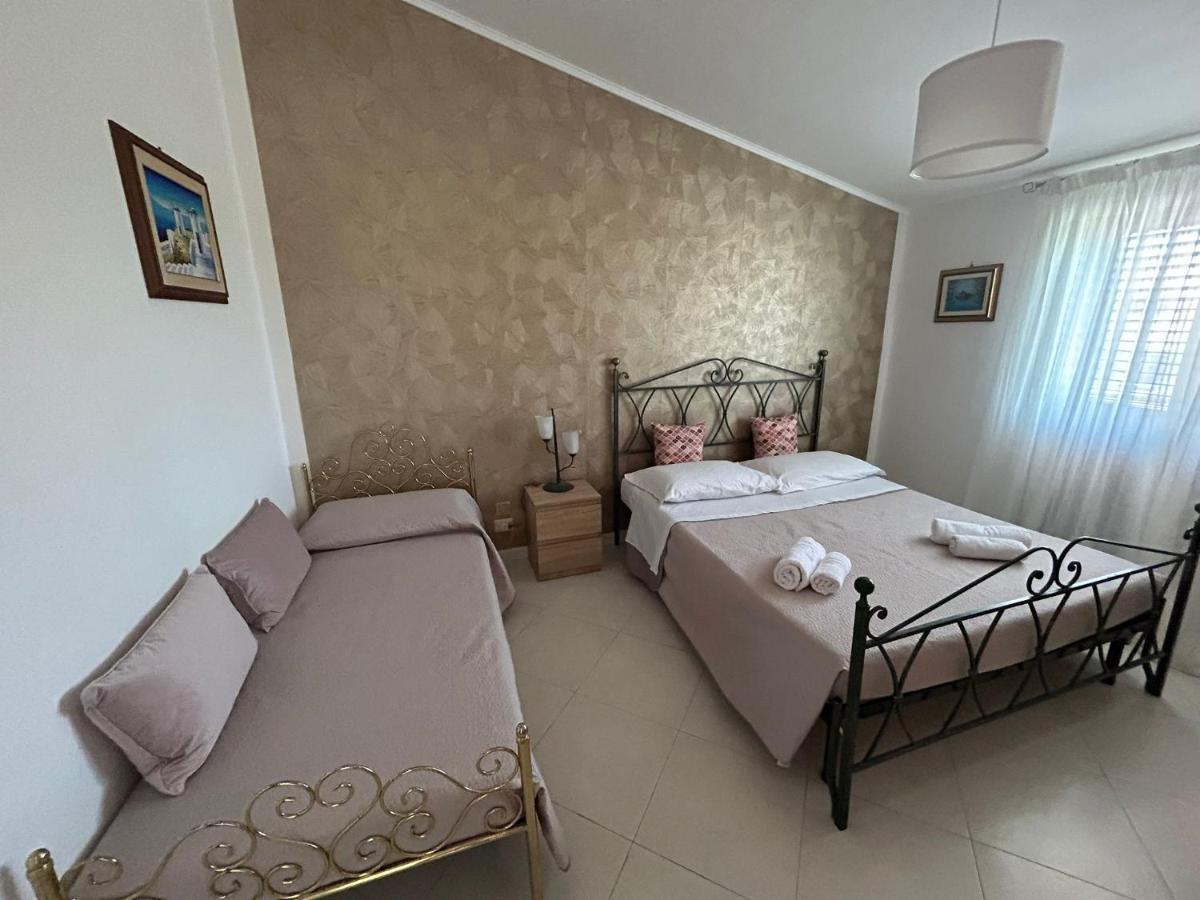 Nina Apartament Giardini Naxos Con Posto Auto Exterior foto
